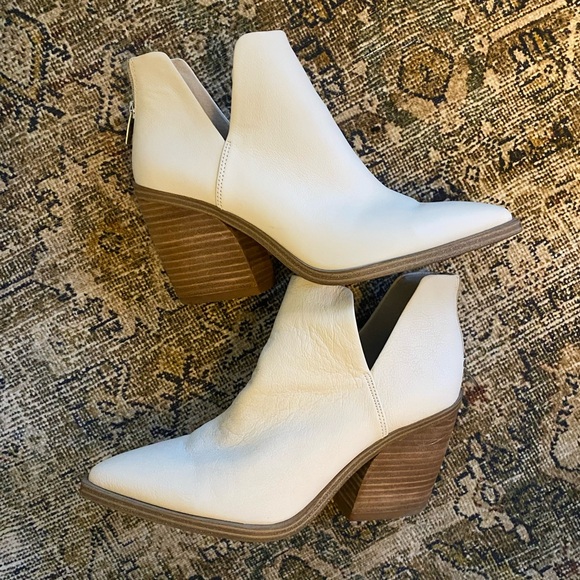 vince camuto • gigietta booties - Picture 2 of 6